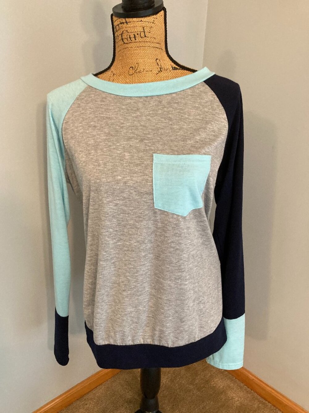Easther Long Sleeve Color Block Top Shirt Women Size Large w/XLong Sleeves